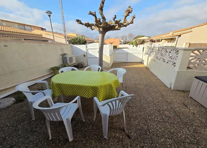 Cristallines Jolie Mitoyenne Piscine Proche Richelieu Cap D'agde * Agde