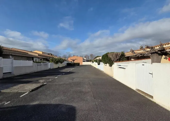 Cristallines Jolie Mitoyenne Piscine Proche Richelieu Cap D'agde * Agde