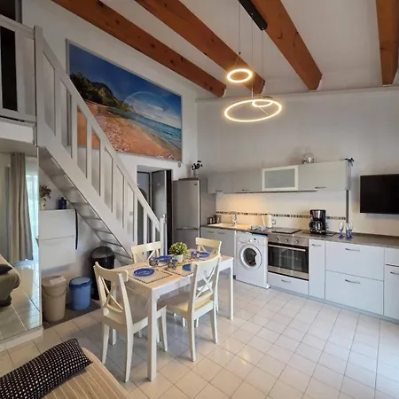 Cristallines Jolie Mitoyenne Piscine Proche Richelieu Cap D'agde Lägenhet