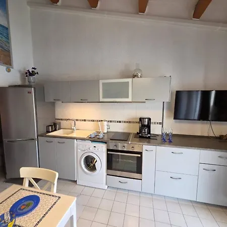 Cristallines Jolie Mitoyenne Piscine Proche Richelieu Cap D'agde Lägenhet *