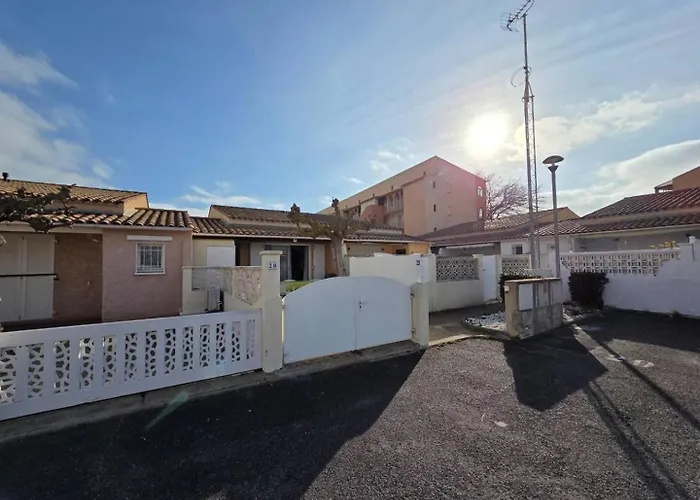 Cristallines Jolie Mitoyenne Piscine Proche Richelieu Cap D'agde Lägenhet *