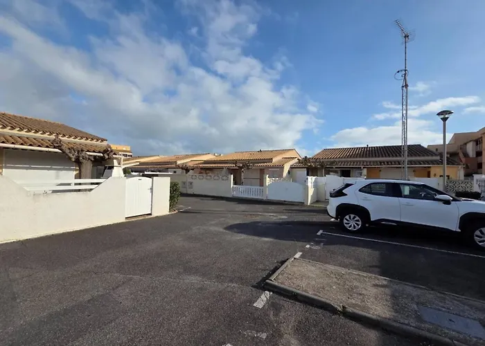 Cristallines Jolie Mitoyenne Piscine Proche Richelieu Cap D'agde